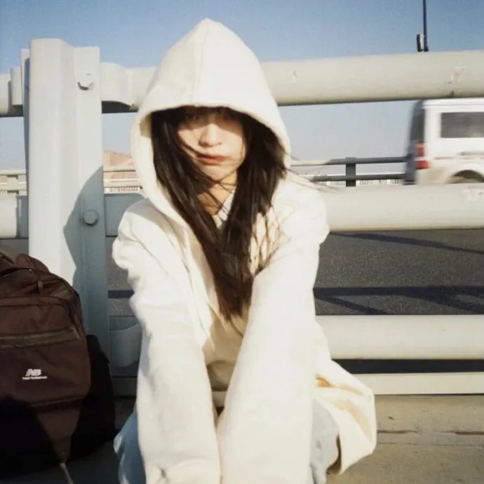 夜空总有最大密度的蓝色